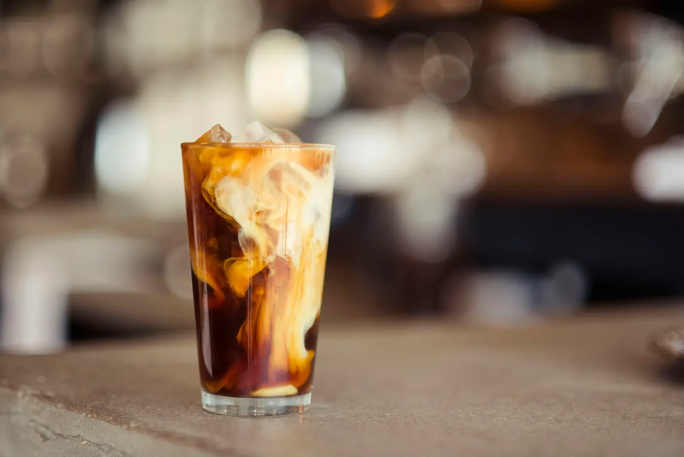 Crearea Flash Cold Brew de Calitate Café Acasă: Ghid Complet pentru Cafeaua Japoneză la Rece