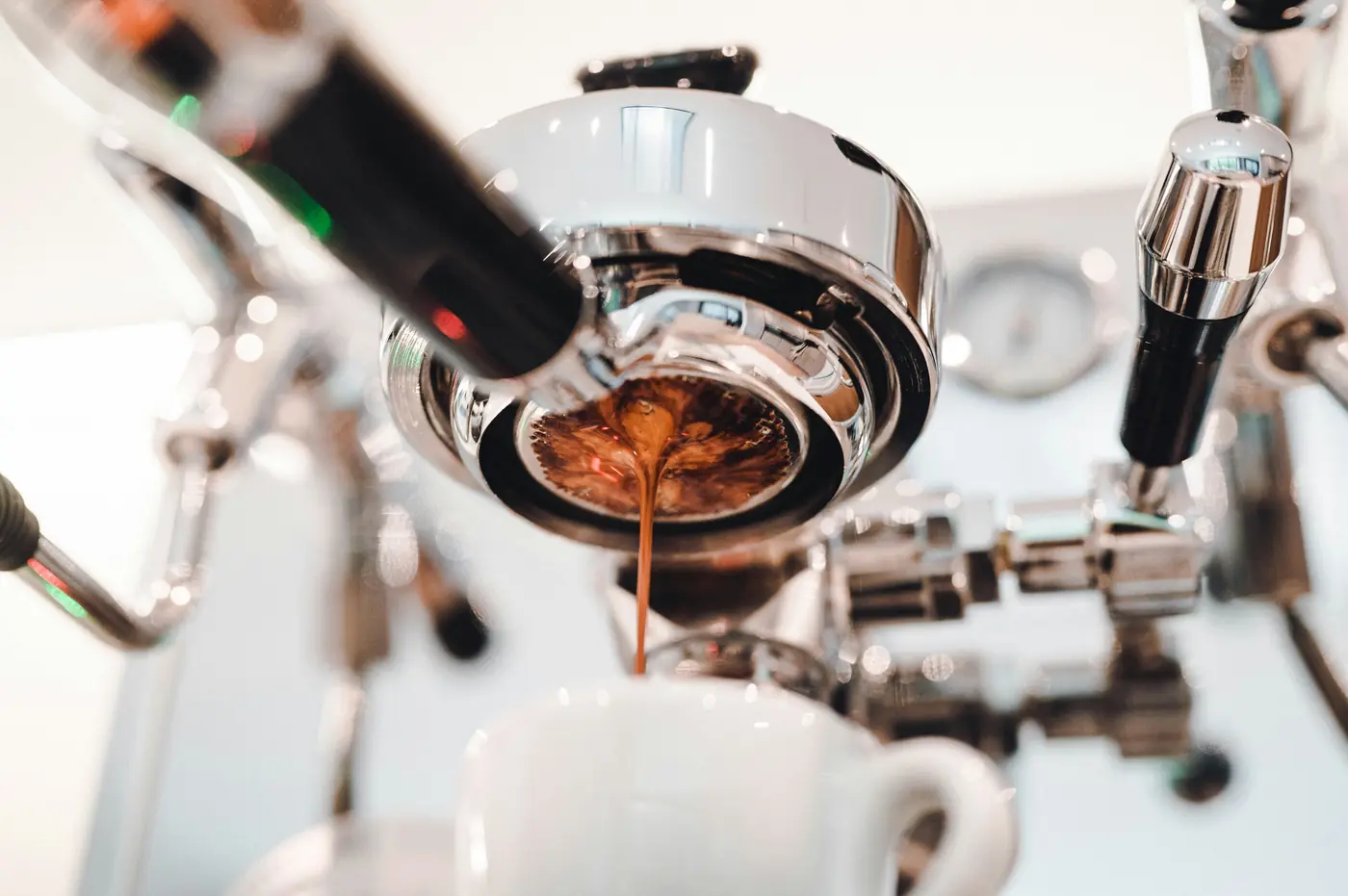 Anatomia Espresso-ului Perfect: Știința din Spatele Celor 25 de Secunde